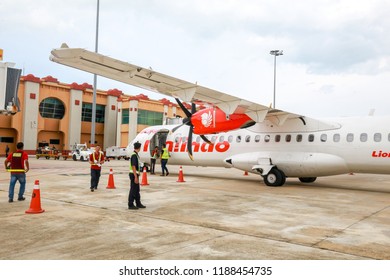 KELANTAN, MALAYSIA - AUGUST 1, 2018. A ATR 72 Aircraft Of Malindo Air Landing At Sultan Ismail Petra Airport  Kota Bharu, Kelantan.