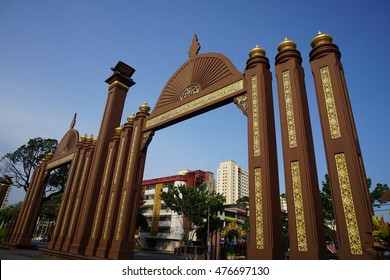 KELANTAN, MALAYSIA ,  MARCH 29, 2016: Archway Of Kota Sultan Ismail Petra Or Kota Sultan Ismail Petra Arch Located In Kota Bharu, Kelantan, Malaysia.