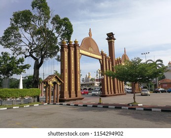 KELANTAN, MALAYSIA , MARCH 29, 2017: Archway Of Kota Sultan Ismail Petra Or Kota Sultan Ismail Petra Arch Located In Kota Bharu, Kelantan, Malaysia.