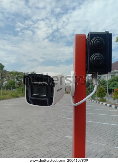 Kembangan,Gresik, July 8 2021,cctv entrance to
the mall office area Public
service