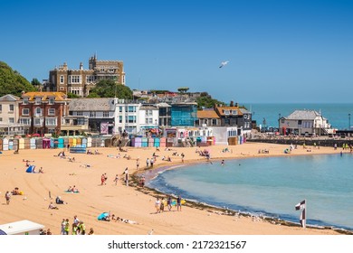 Kent, England - 14 June, 2022 - Beach Huts On The Sandy Beach At Viking Bay In The Seaside Town Of Broadstairs