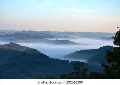 Kentucky Appalachian Mountains At Sunrise With Fog In The Valleys