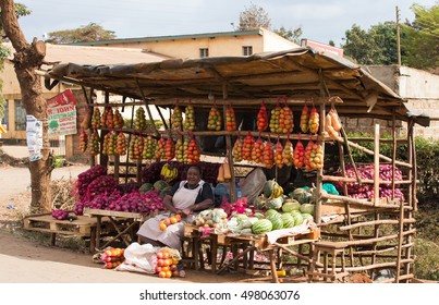 Kenya 2016 Year . August 25 .Kenyan Woman Selling Fruit Near Road