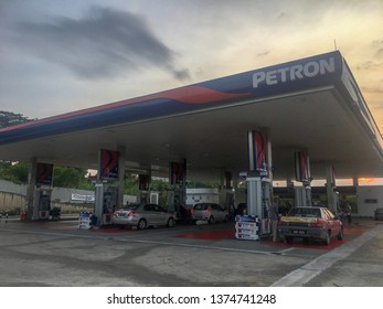 Petron Gas Station Images Stock Photos Vectors Shutterstock