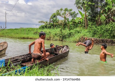 474 Hillbilly boy Images, Stock Photos & Vectors | Shutterstock