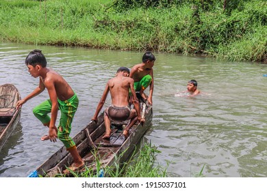 474 Hillbilly boy Images, Stock Photos & Vectors | Shutterstock