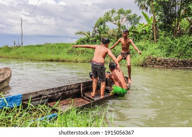 474 Hillbilly boy Images, Stock Photos & Vectors | Shutterstock