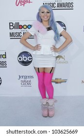 Kerli At The 2012 Billboard Music Awards Arrivals, MGM Grand, Las Vegas, NV 05-20-12