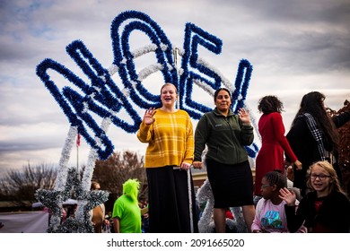 Kernersville North Carolina United States December 5 2021 A Group Of People On A Christmas Parade Float Waving To The Crowd