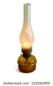 Lámpara de queroseno con un tanque de vidrio y una lámpara durante un corte de luz en los viejos tiempos o durante una guerra en los tiempos modernos.