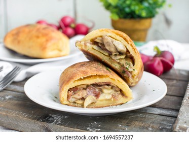 Keto Breakfast Hot Pockets With Bacon And Mushroom Filling