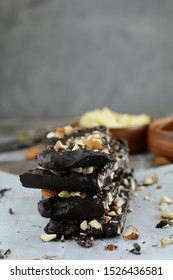 Keto Diet Chocolate Almond Bark - a set of photos showing an entire recipe preparation with the photos of the final dish