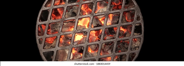 Kettle Grill Pit With Flaming Charcoal. Top View Of BBQ Hot Kettle Grill With Cast Iron Grid, Isolated Background, Overhead View. Barbecue Kettle Grill On Summer Backyard Ready Grilling Cookout Food.