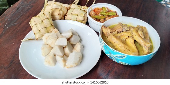 Ketupat Opor Ayam Traditional Indonesian Food Stock Photo 1416062810 ...