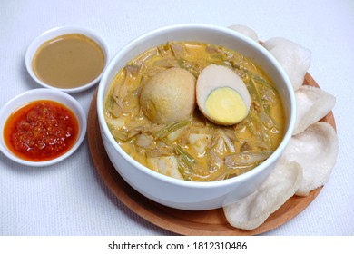 Ketupat Sayur Padang Traditional Indonesian Padang Stock Photo ...