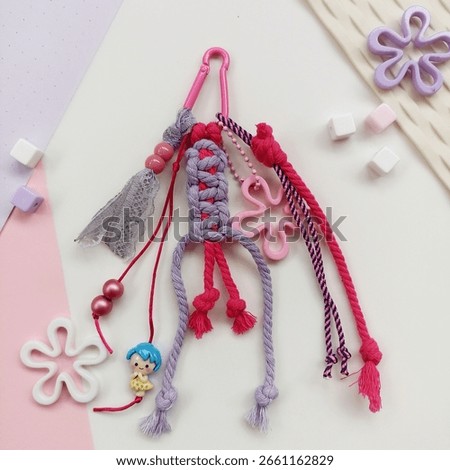 Key chain made from macramé thread