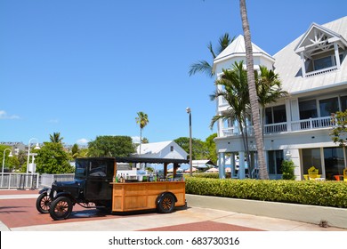 Key West - Mallory Square - Bar