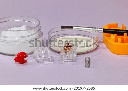 Keyboard key switch linear lube