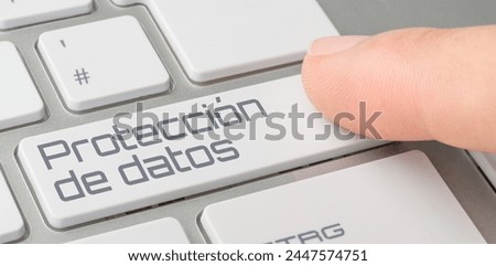 A keyboard with a labeled button - Data Security in spanish