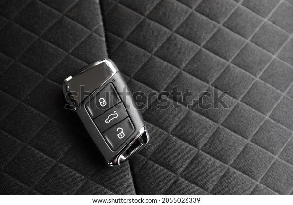 Keyless remote\
control system of a modern car\
