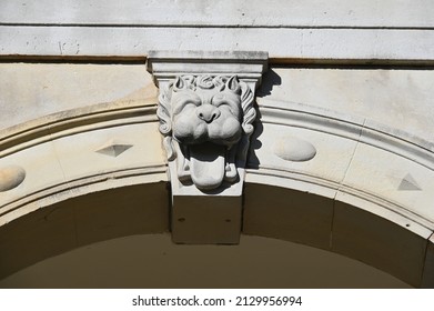 Keystone at the castle in Stadthagen, decorated with a lion's head 