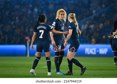 Kheira Hamraoui And Team Of PSG During The Football Match Between Paris Saint-Germain And FC Bayern Munich (Munchen) On March 30, 2022 At Parc Des Princes Stadium In Paris, France.