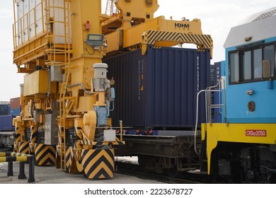 Khorgos, Kazakhstan - 09.22.2022 : Unloading Of Cargo Containers In The Dry Port Of Khorgos.