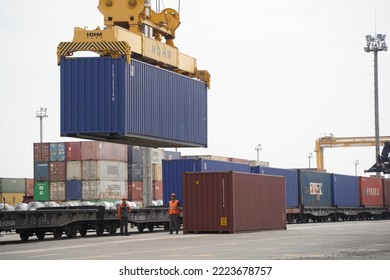 Khorgos, Kazakhstan - 09.22.2022 : Unloading Of Cargo Containers In The Dry Port Of Khorgos.