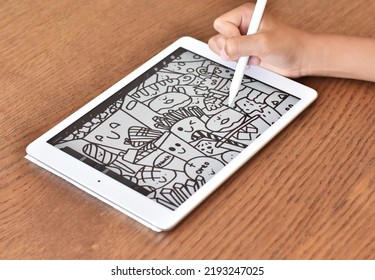 Kid Draw Food Doodles On IPad. Homeschool Children Learn Art Online