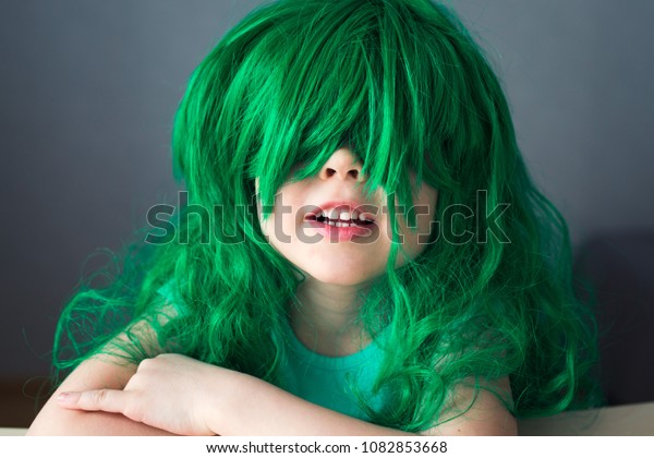 childs green wig