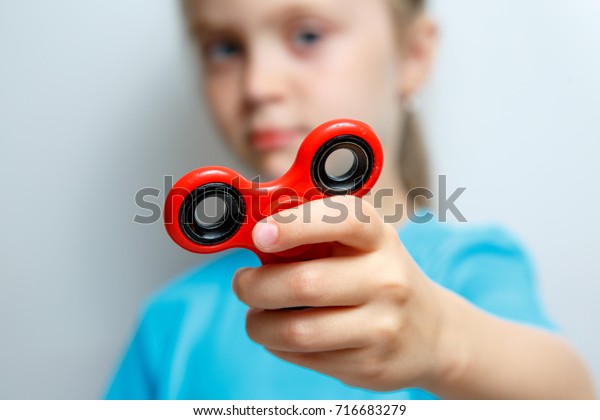 fidget spinner kid