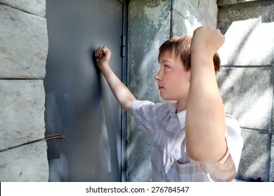 Kid Knock In The Closed Door Outdoor