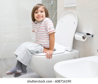 Kid Toilet Stock Photo 608716190 | Shutterstock