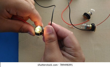 The kid try light experiment concept