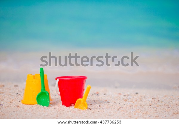 white sand bucket