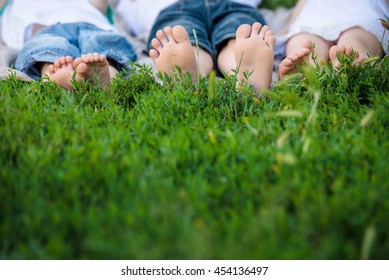 177,162 Kids Feet Images, Stock Photos & Vectors 