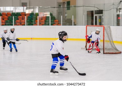 Kids Ice Hockey.