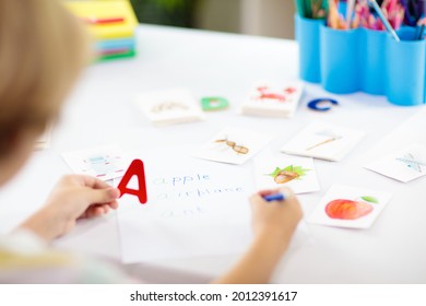 Kids learn to read. Colorful abc phonics flash cards for kindergarten and preschool children. Remote learning and homeschooling for young kid. Child reading sounds and letters. English lesson. - Shutterstock ID 2012391617