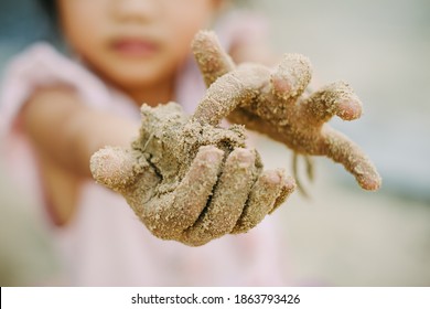 Kids Playing In The Sands. This Activity Is Good For Sensory Experience And Learning By Touch Their Fingers And Toes Through Sand And Enjoying Its Texture.