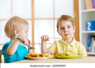 163,448 Healthy meal for kids Images, Stock Photos & Vectors | Shutterstock