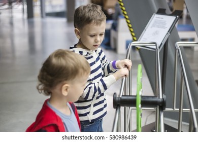 Kids In Science Center