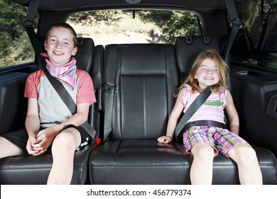 kids sitting car