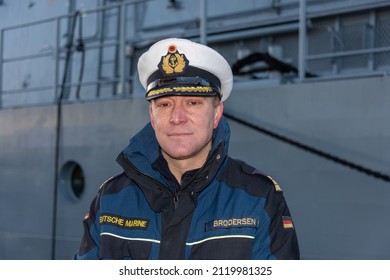 1,124 Lieutenant commander Images, Stock Photos & Vectors | Shutterstock