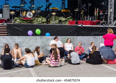 Kiel, Germany - June 23rd 2016:  Fans Waiting For Mark Forster During The Kieler Woche 2016 