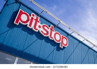 KIEL, GERMANY - JUNE 5, 2022: Pitstop Sign At Repair Shop