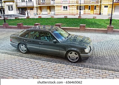 113 Mercedes E500 Images, Stock Photos & Vectors | Shutterstock