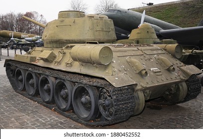 Tank T 34 85 Images Stock Photos Vectors Shutterstock