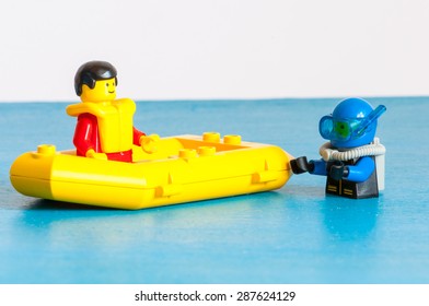 lego lifeguard boat