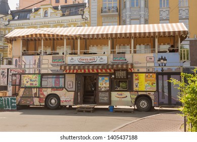 Eating On Bus Images Stock Photos Vectors Shutterstock