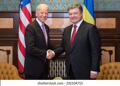 KIEV, UKRAINE - NOV 21, 2014: President Of Ukraine  Petro Poroshenko And Vice President Of USA Joe Biden During Their Meeting In Kiev